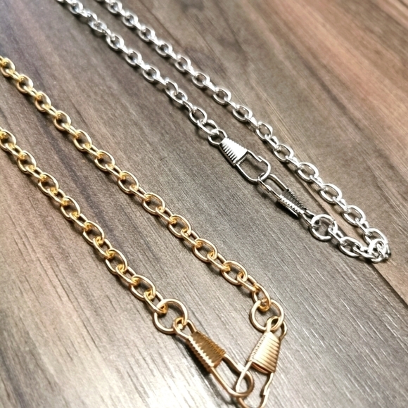 1 Generic faux gold and 1 silver bag wallet chain - Picture 3 of 6